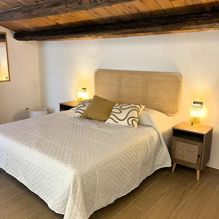 Nyaraló Clori Trabia